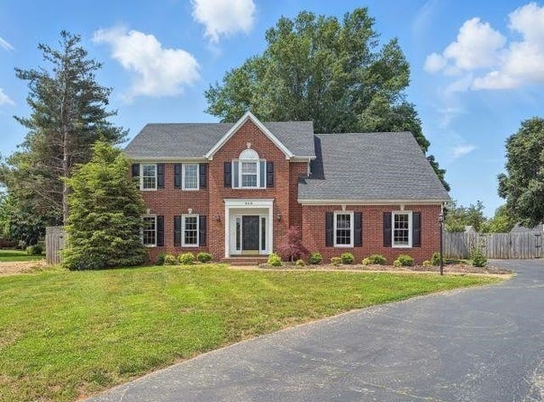 616 Chippendale Court, Bowling Green, KY 42103