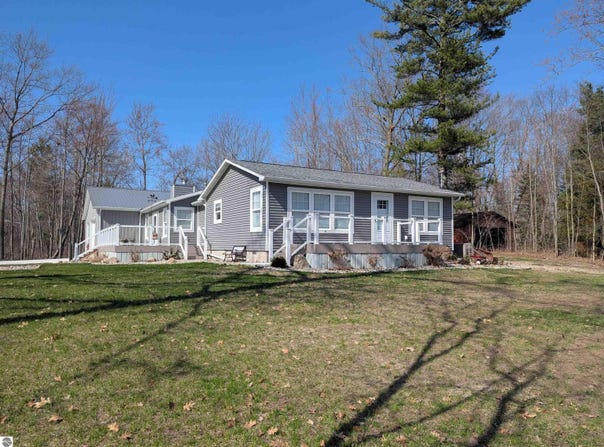 4275 E Michigan Avenue, Au Gres, MI 48703