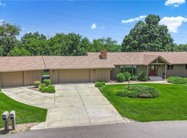 2710 Pioneer Lane, Saint Cloud, MN 56301