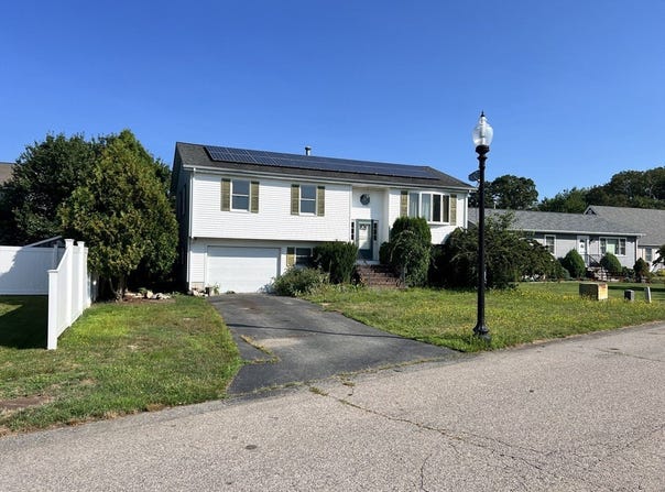 82 Susan St, New Bedford, MA 02745