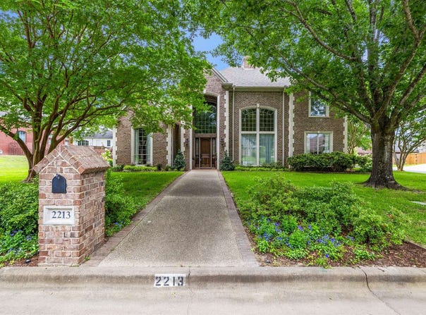 2213 Woodlands Drive, Tyler, TX 75703