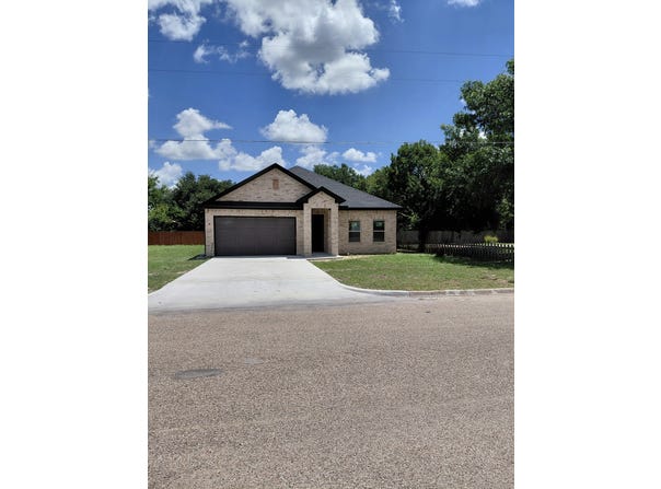834 Park, Mexia, TX 76667