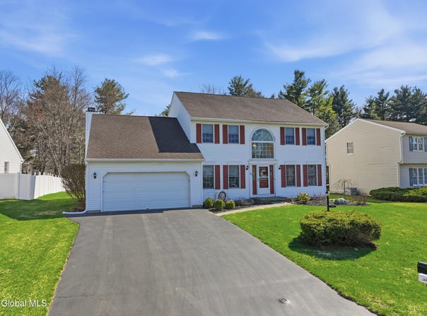 24 Squire Road, Schenectady, NY 12304