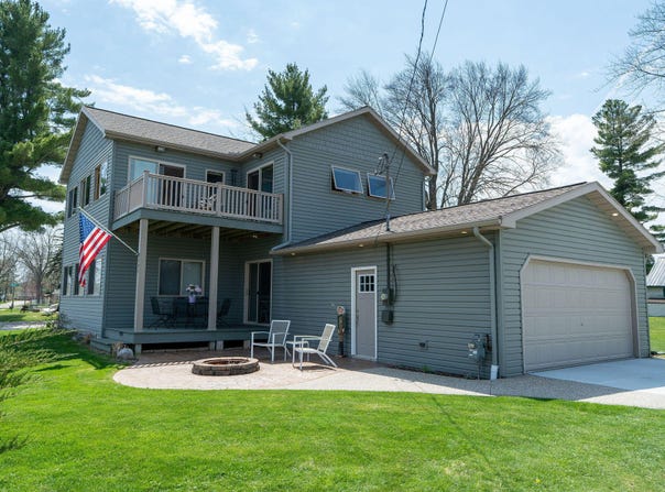 607 Shoreline Drive, Houghton Lake, MI 48629