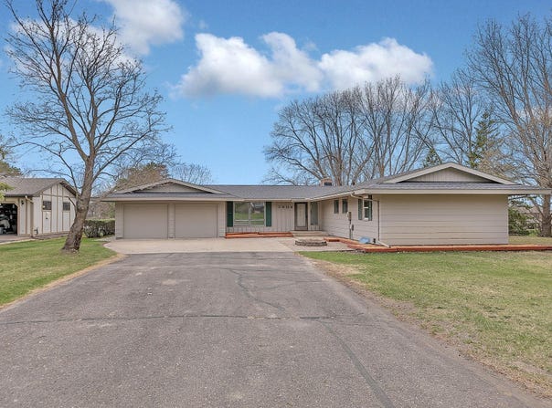 3604 Crestwood Drive NE, Alexandria, MN 56308