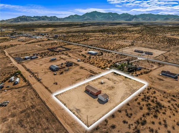 8980 W Mission Lane, Dolan Springs, AZ 86441