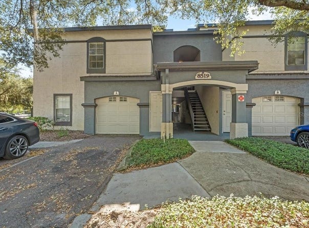 8519 ISLAND BREEZE Lane, TEMPLE TERRACE, FL 33637