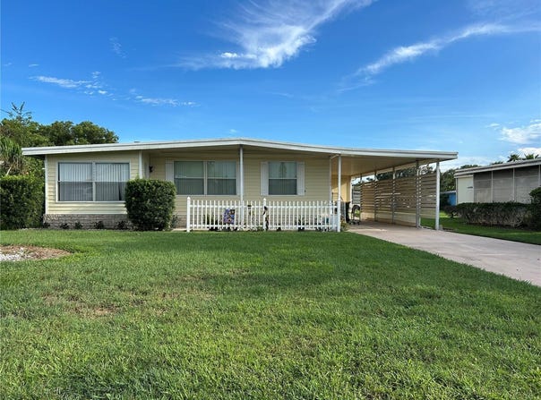 1353 WINDSOR STREET, TAVARES, FL 32778