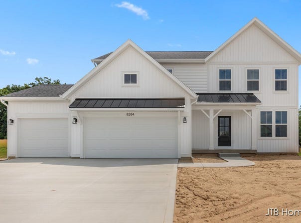8284 Kettle Oak Drive, Alto, MI 49302