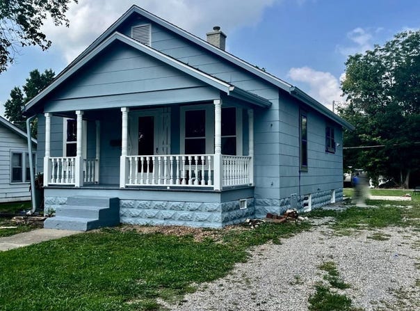 211 6th St, Carmi, IL 62821