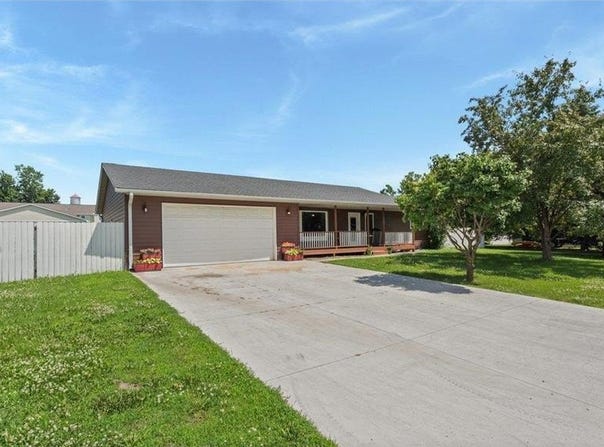 540 Western Avenue N, Watkins, MN 55389
