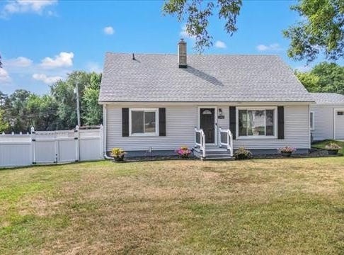 1320 Larayne Drive, Troy, MI 48085