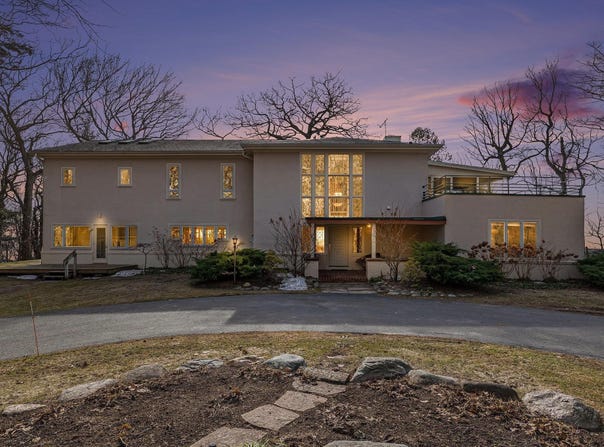 501 Michigan Avenue, Frankfort, MI 49635-9746