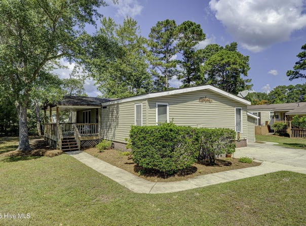 609 Outrigger Court, Hampstead, NC 28443