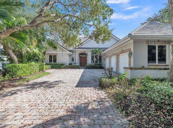 140 N WHITE JEWEL COURT, VERO BEACH, FL 32963