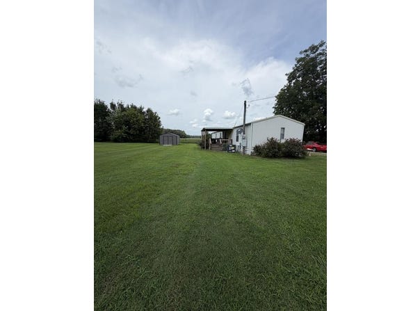 212 W Chestnut Street, PURYEAR, TN 38251