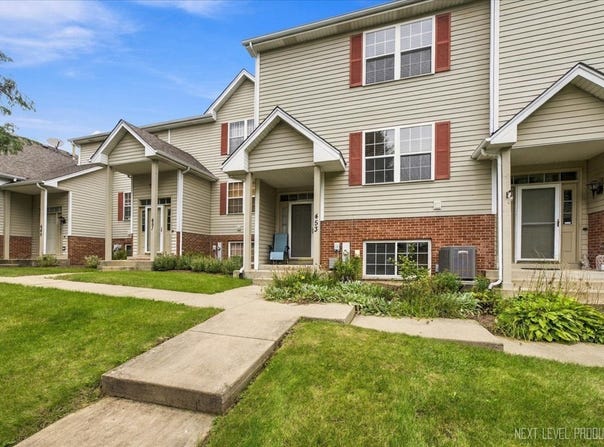 453 E Willow Street, Elburn, IL 60119