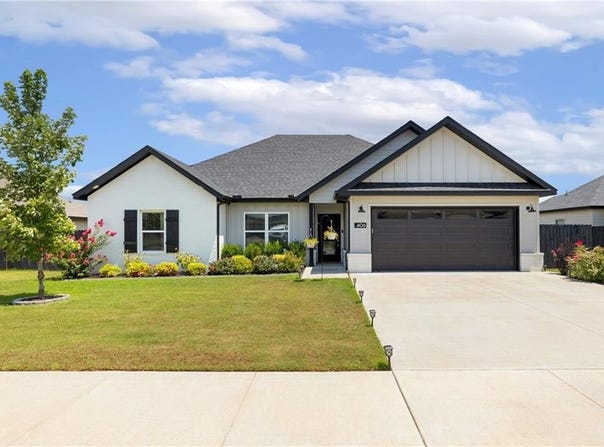 406  N Tacoma  ST, Farmington, AR 72730