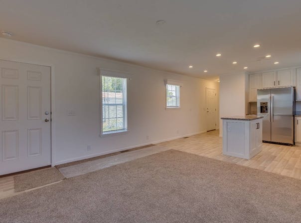 140 Kingsway Drive, North Mankato, MN 56003