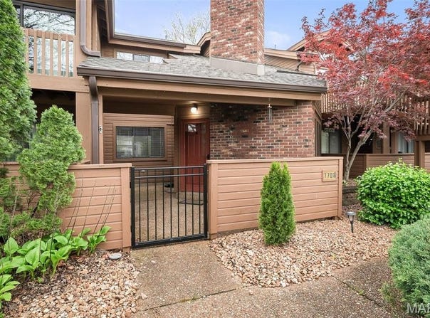 1708 Hemingway Lane, Weldon Spring, MO 63304