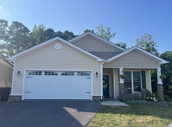 1290 Trafalgar DR, Roanoke, VA 24019