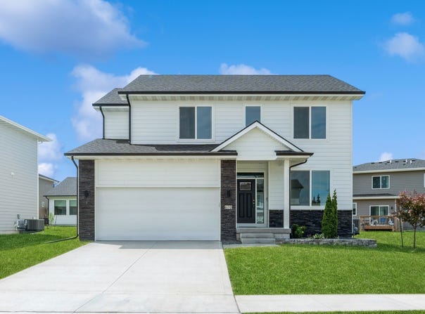 670 SE Drumlin Drive, Waukee, IA 50263