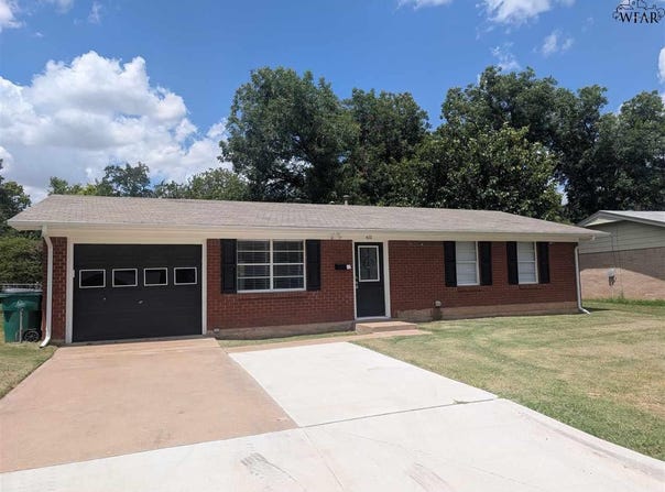 611 HAZEL DRIVE, Burkburnett, TX 76354