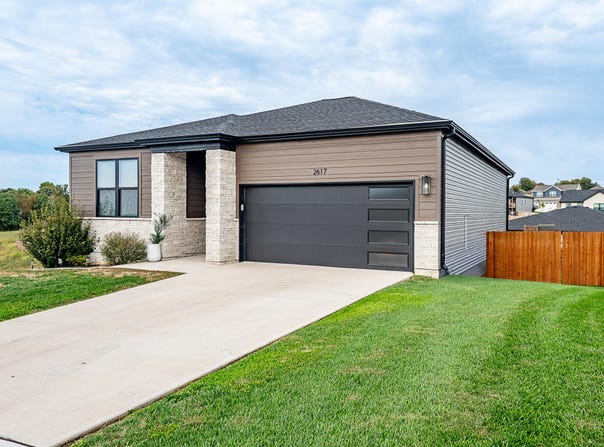 2617 W Goldfinch Drive, Ozark, MO 65721
