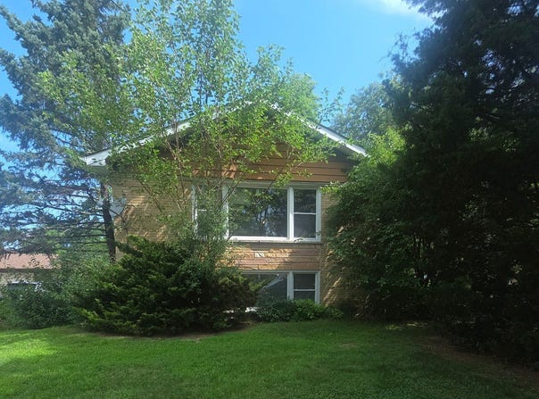 16W740 56th Place, Clarendon Hills, IL 60514