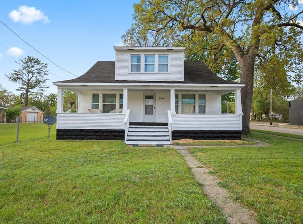 1294 E Apple Avenue, Muskegon, MI 49442