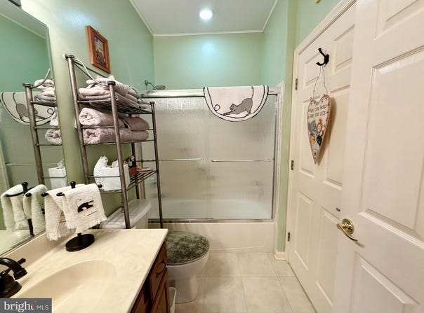 111 MIRAGE BOULEVARD, BARNEGAT, NJ 08005