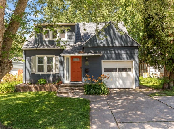 635 GROVE Street, NEENAH, WI 54956