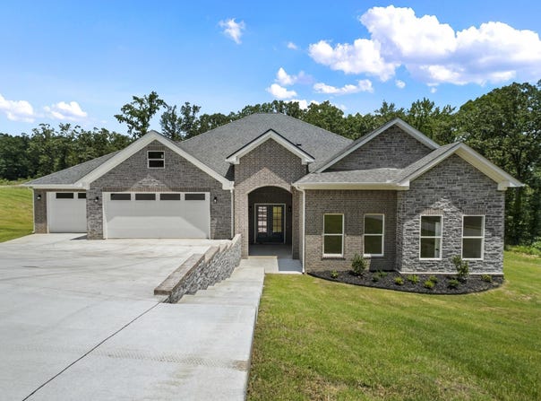 8552 Rapid Water Dr, Sherwood, AR 72120
