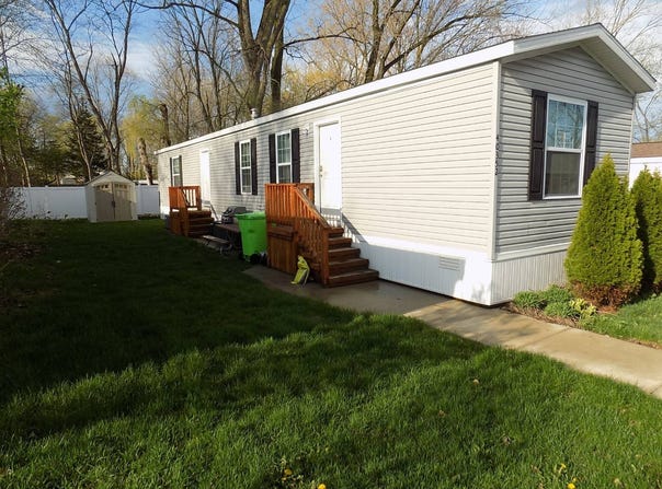 40352 Harrison St, Novi, MI 48375