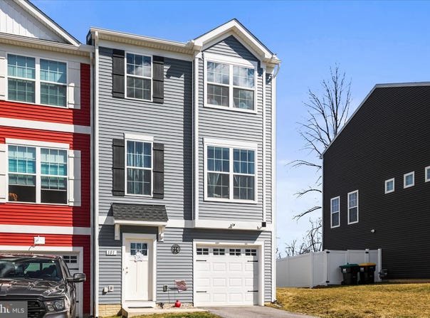 101 OVERLOOK Drive, HANOVER, PA 17331