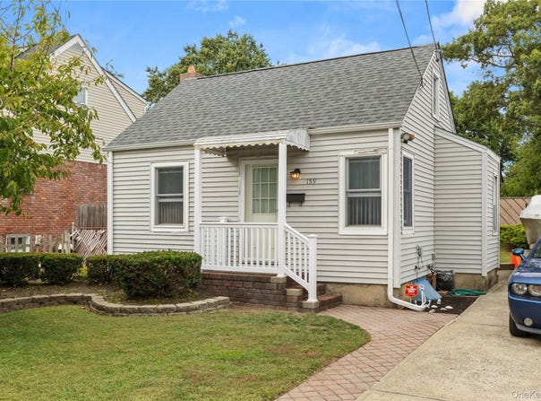 159 Neptune Avenue, West Babylon, NY 11704
