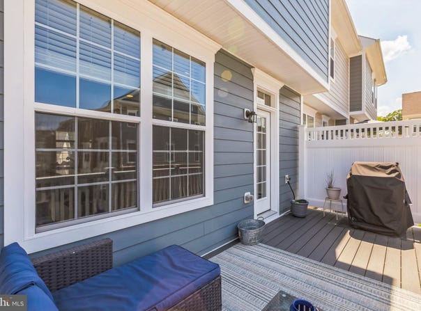 301 BUCKEYE CIRCLE, LA PLATA, MD 20646