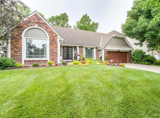 8404 Rosehill Road, Lenexa, KS 66215