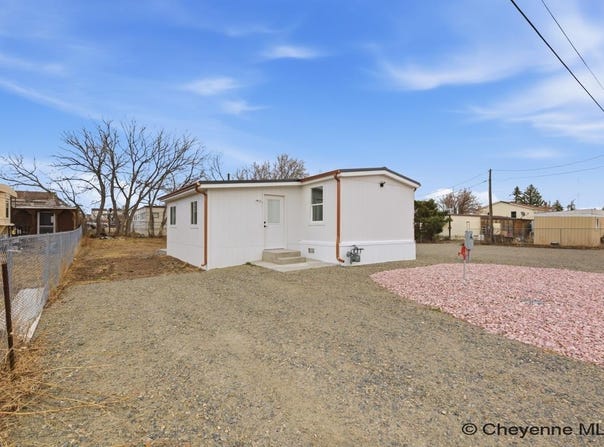 402 WILLIAMS ST, Cheyenne, WY 82007