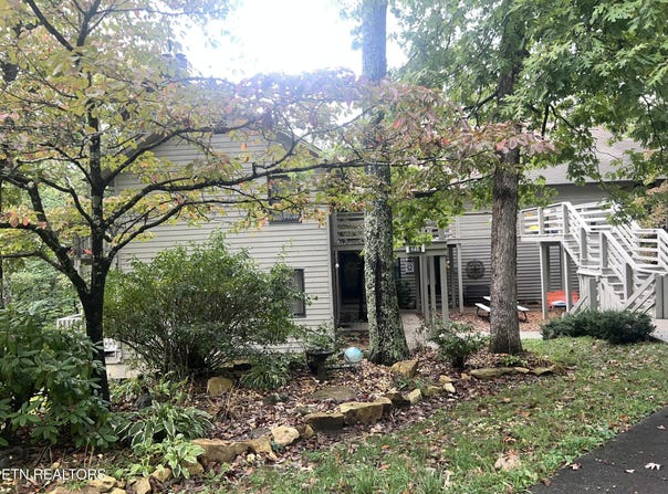 145 Moytoy Rd, Crab Orchard, TN 37723