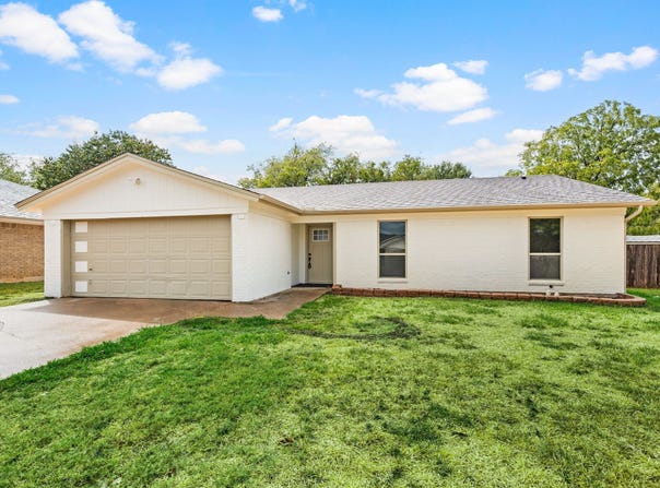 505 Emerson Drive, Euless, TX 76039