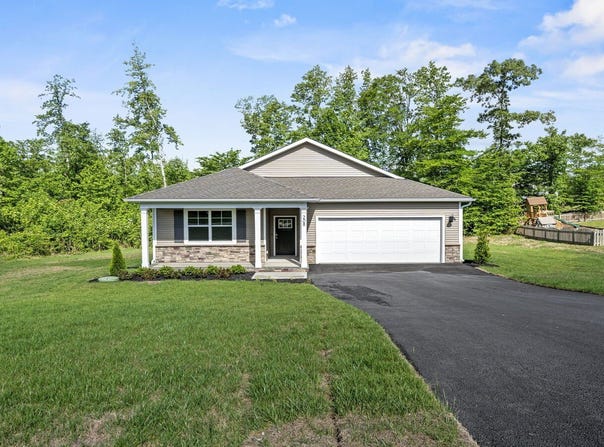 20 River Oak Dr., STAUNTON, VA 24401