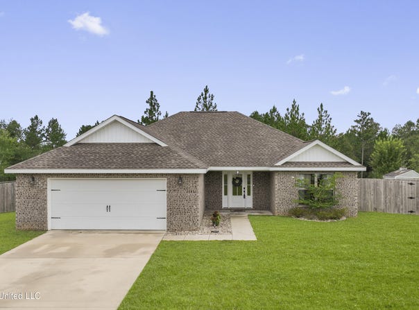21431 E Edgewood Drive, Saucier, MS 39574