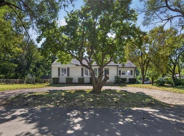 10901 E 81st Terrace, Raytown, MO 64138