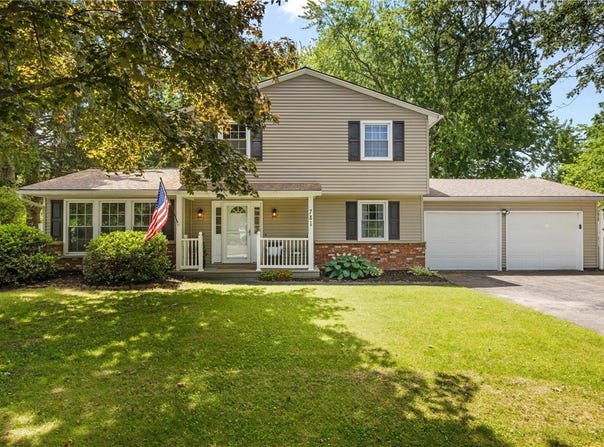781 Hawthorne Place, Webster, NY 14580