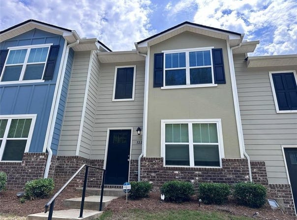 722 Keeshono Street, Union City, GA 30291