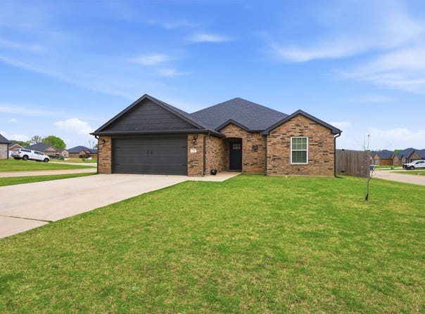 122 North Meadows, Pottsboro, TX 75076