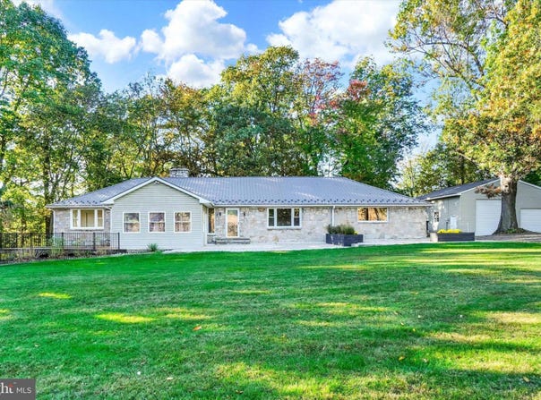 45 GRAVEL HILL Road, MOUNT WOLF, PA 17347