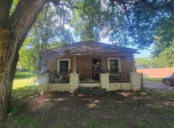 104 W Carlton Street, Frontenac, KS 66763