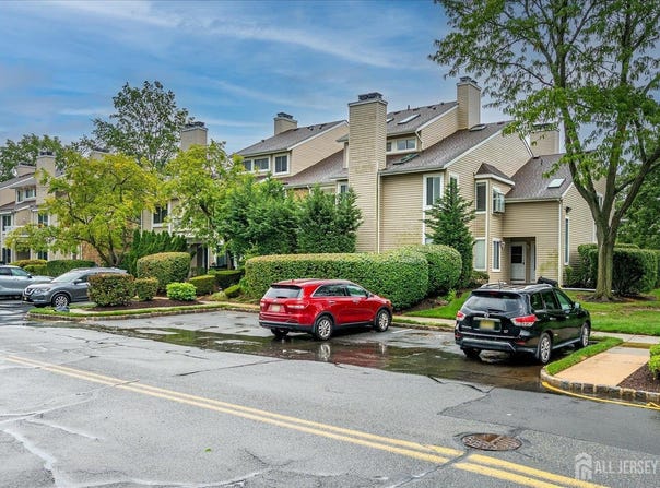 2 Farnham Square, Sayreville, NJ 08859